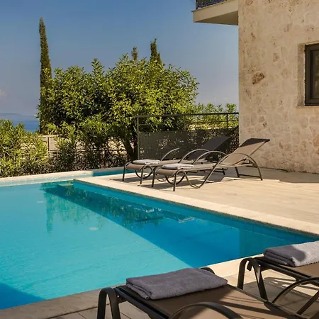 וילה Petradi Skala I