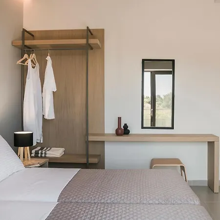 Petradi Skala I Vila *