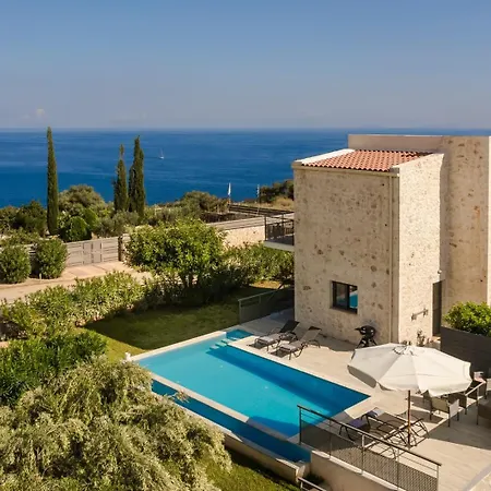 Petradi Skala I Vila *